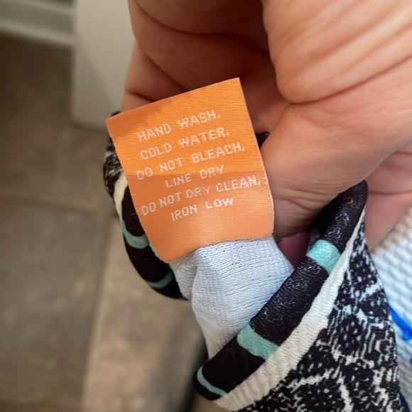 NWOT Peach Puff Abstract Body Con Dress Size Small - Picture 7 of 7